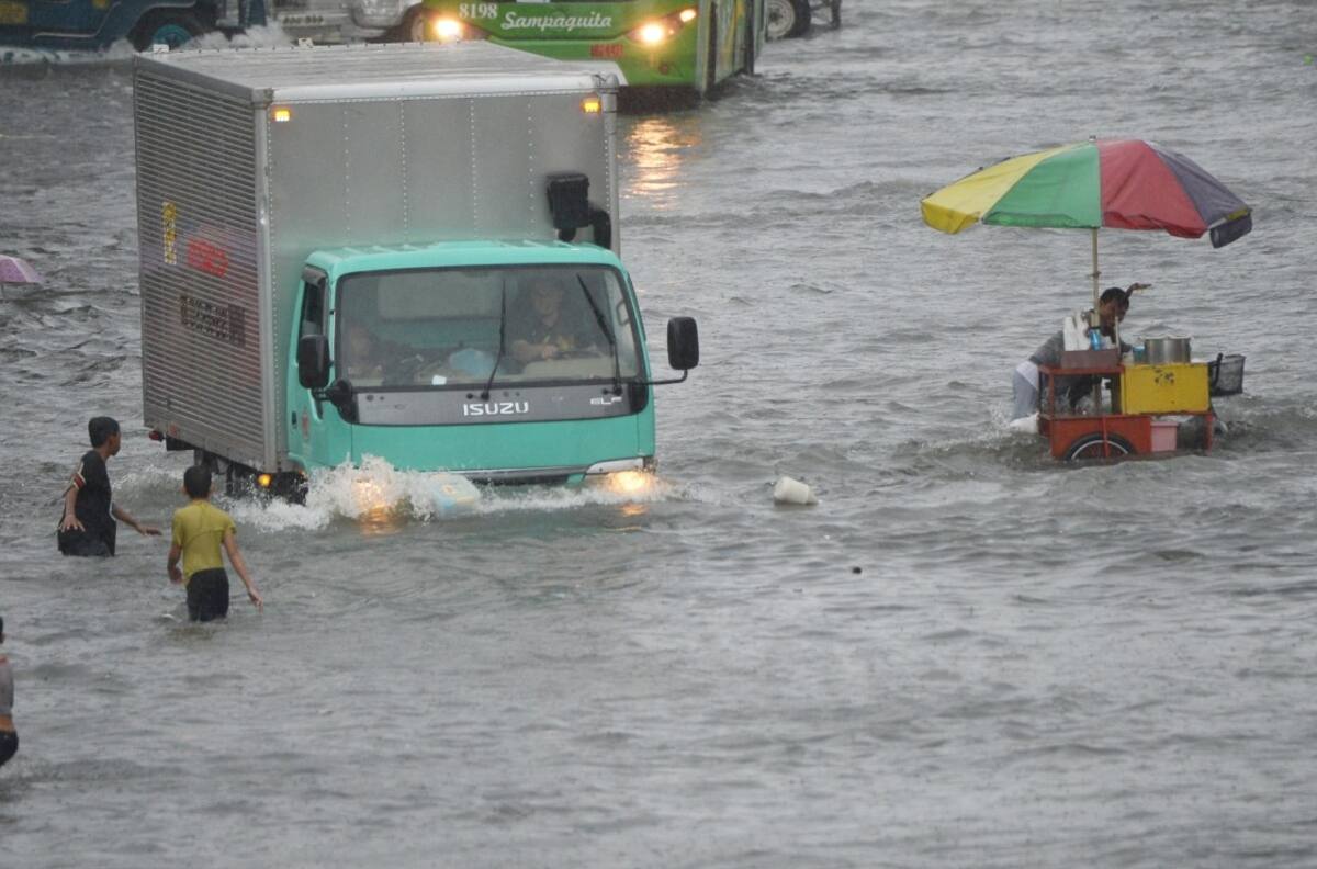 FOTOS I Tormenta Kompasu causa 30 muertes y millonarios daños