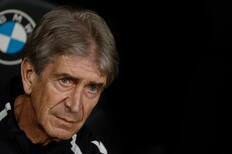 El fastidio de Pellegrini con sus jugadores tras goleada ante Real Madrid: “No me llevo nada positivo”