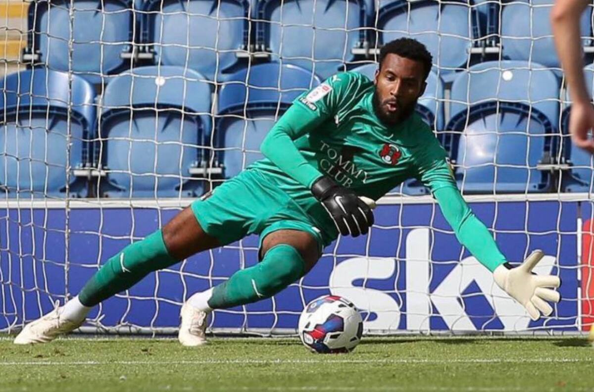 El mejor arquero del ascenso inglés: El extraordinario momento de Lawrence Vigouroux en Europa