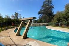 Esta gran piscina ubicada en Villa Alemana es ideal para visitar el próximo 1 de enero