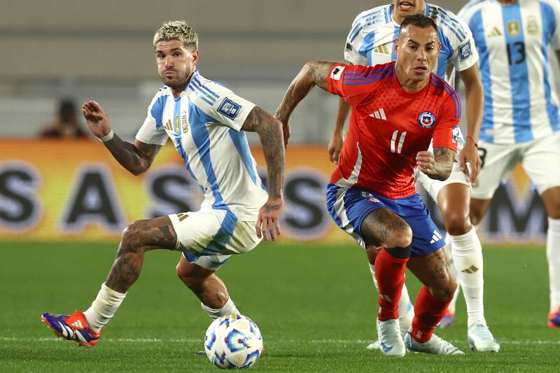 Eduardo Vargas y la Roja llevan cuatro partidos sin anotar: los tres de Copa América y contra Argentina. (Foto: Aton)