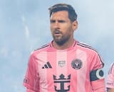 VIDEO | Suárez lo tuvo que controlar: el momento de furia de Lionel Messi tras la derrota del Inter Miami