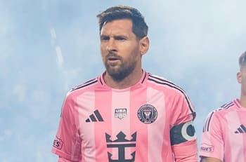 VIDEO | Suárez lo tuvo que controlar: el momento de furia de Lionel Messi tras la derrota del Inter Miami