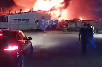 Incendio afecta a las empresas Quillayes en Calera de Tango