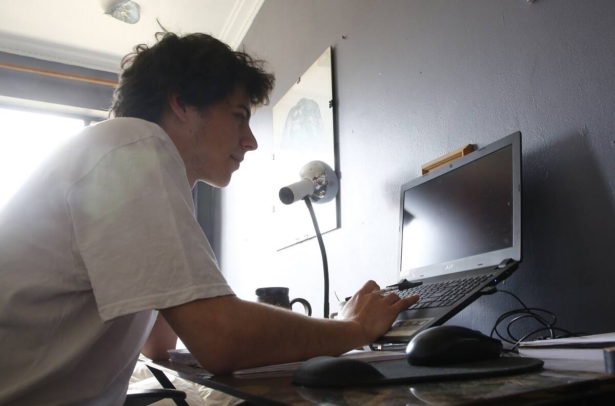 Beca "Tu Futuro" abre cientos de cupos para jóvenes: Revisa aquí todos los detalles del programa de la Fundación Forge