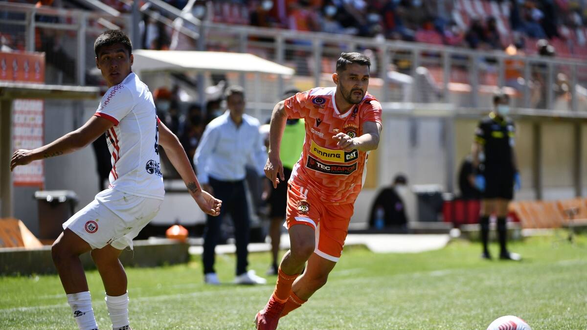 La U. de Concepción irá con todo por el regreso a Primera División con dupla paraguaya en delantera