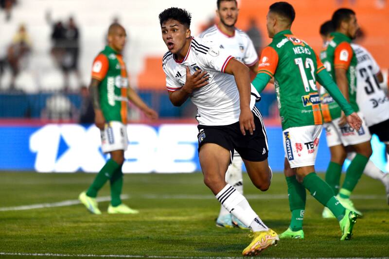 El sábado 18 de marzo el joven Damián Pizarro de 17 años anotó su primer gol con Colo Colo en el fútbol profesional.