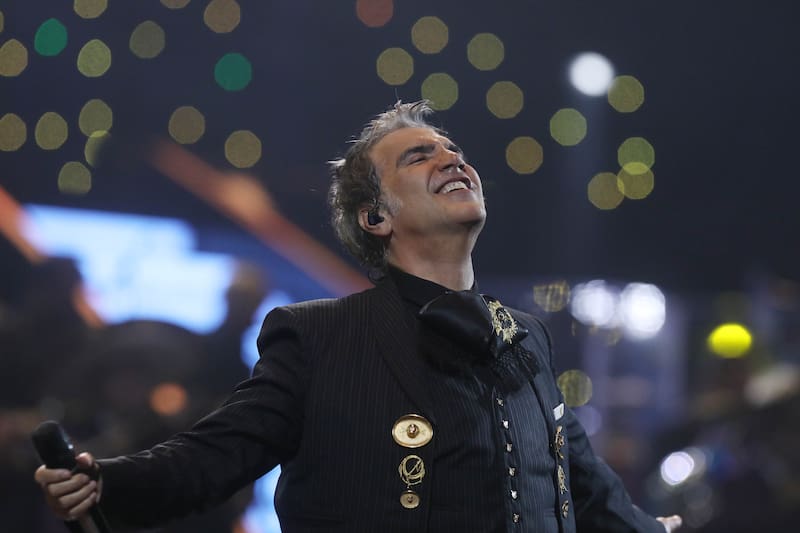 "El Potrillo" irradió romanticismo en su presentación en la Quinta Vergara.