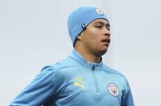 Refuerzo de lujo: Querétaro de Esteban González rompe el mercado y ficha a volante del Manchester City