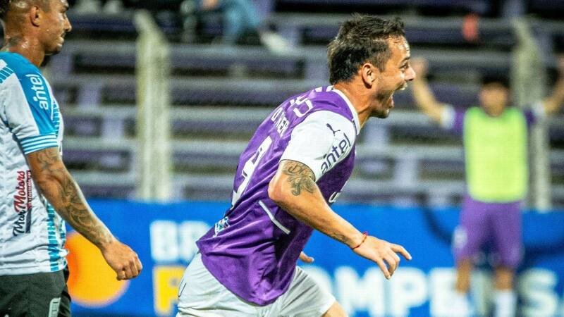 Octavio Rivero brilló en Defensor Sporting.