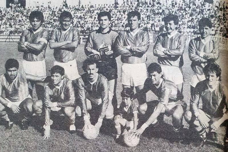 Arriba, de izq. a der: Jaime Bahamondes, José Gutiérrez, Marco Órdenes, Patricio Miranda, Miguel Latín y Fernando Latín. Abajo: Fredy Bahamondes, Darwin Quezada, De Luca, Leonardo Ramírez y Cristián Yagnam.