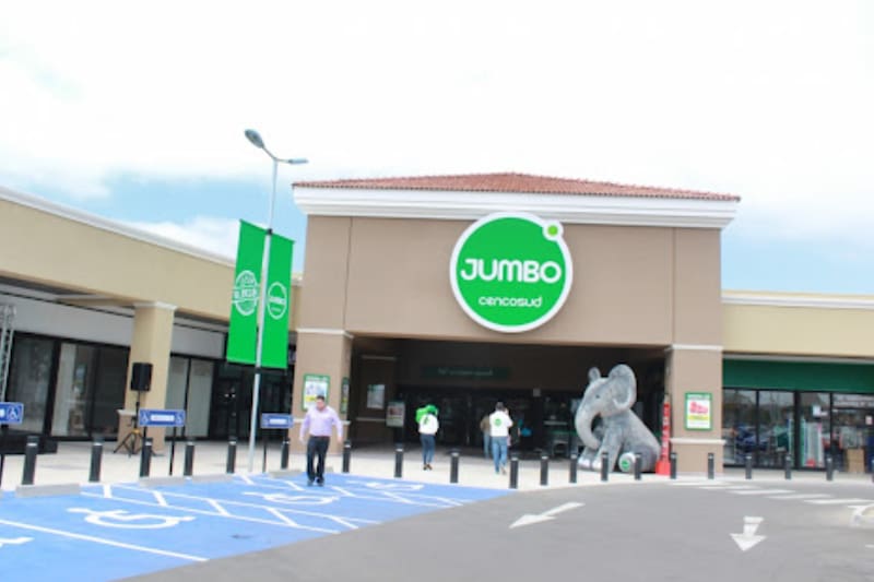 El supermercado tiene nuevas ofertas para sus clientes.