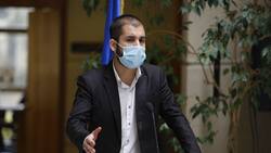 VIDEO | "Esto no es gracioso": Renato Garín acusó que hija de Fernando Atria publicó registro donde se usa su rostro en piñata