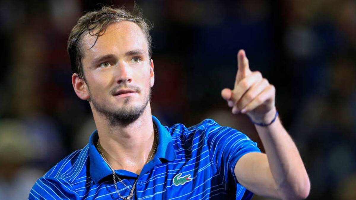 Daniil Medvedev y Denis Shapovalov se metieron en octavos de final del ATP de San Petersburgo