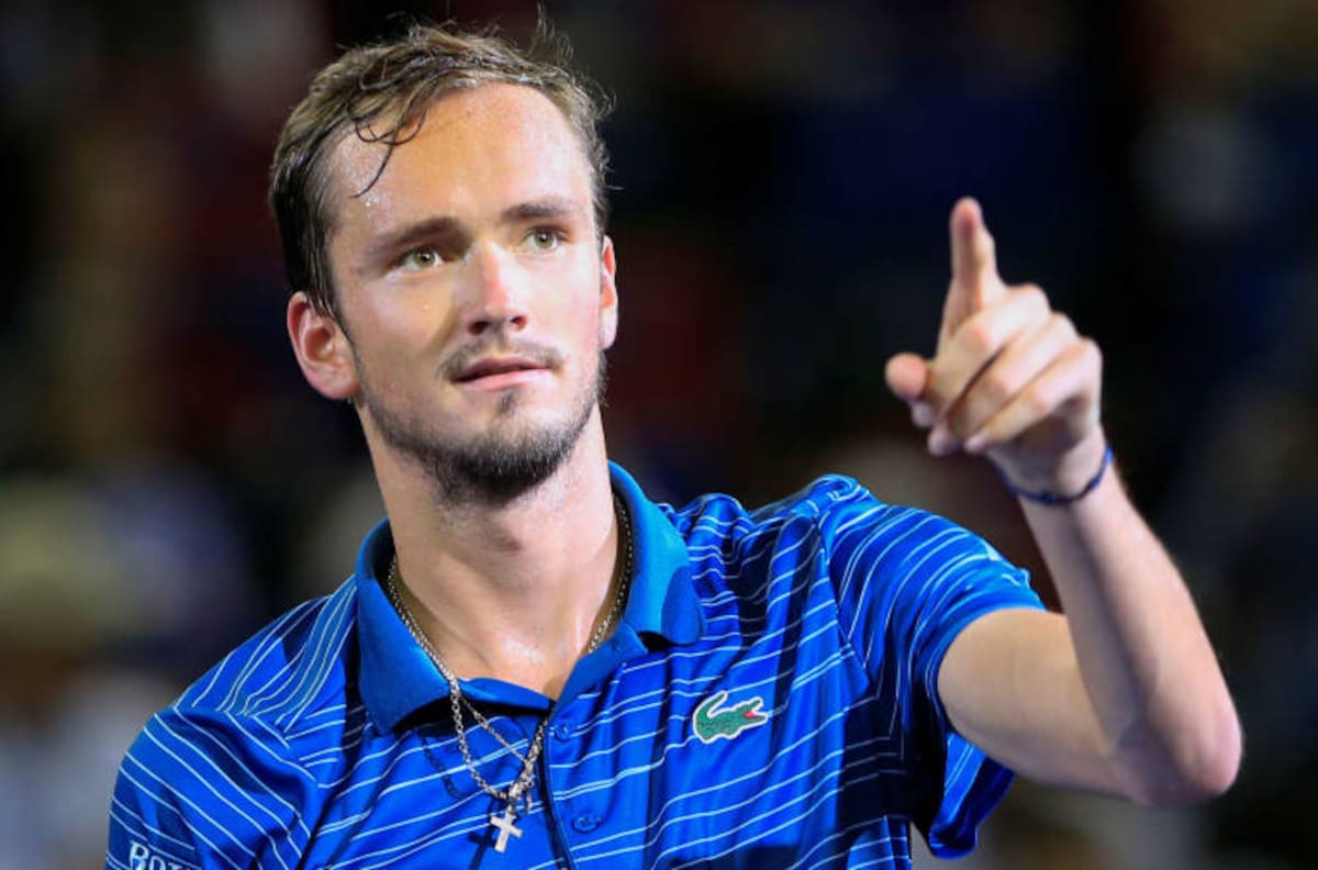 Daniil Medvedev y Denis Shapovalov se metieron en octavos de final del ATP de San Petersburgo