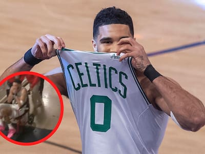 Playoffs NBA: Tatum se marcha en silla de ruedas y Celtics queda al borde de la eliminación