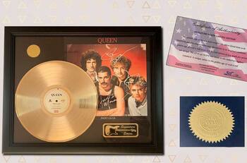 De un libreto de "El Padrino" a un vinilo firmado por Elvis Presley: remates online para fanáticos de la música y cultura pop