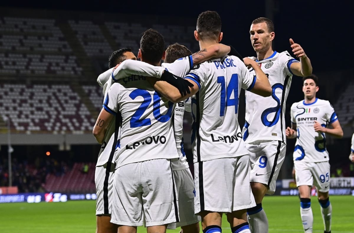 Inter de Milán goleó a Salernitana con anotación de Alexis Sánchez y participación de Arturo Vidal