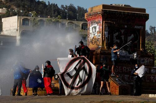 FOTOS | Manifestaciones en Plaza Baquedano tras rechazo del Cuarto Retiro AFP provocaron desvíos