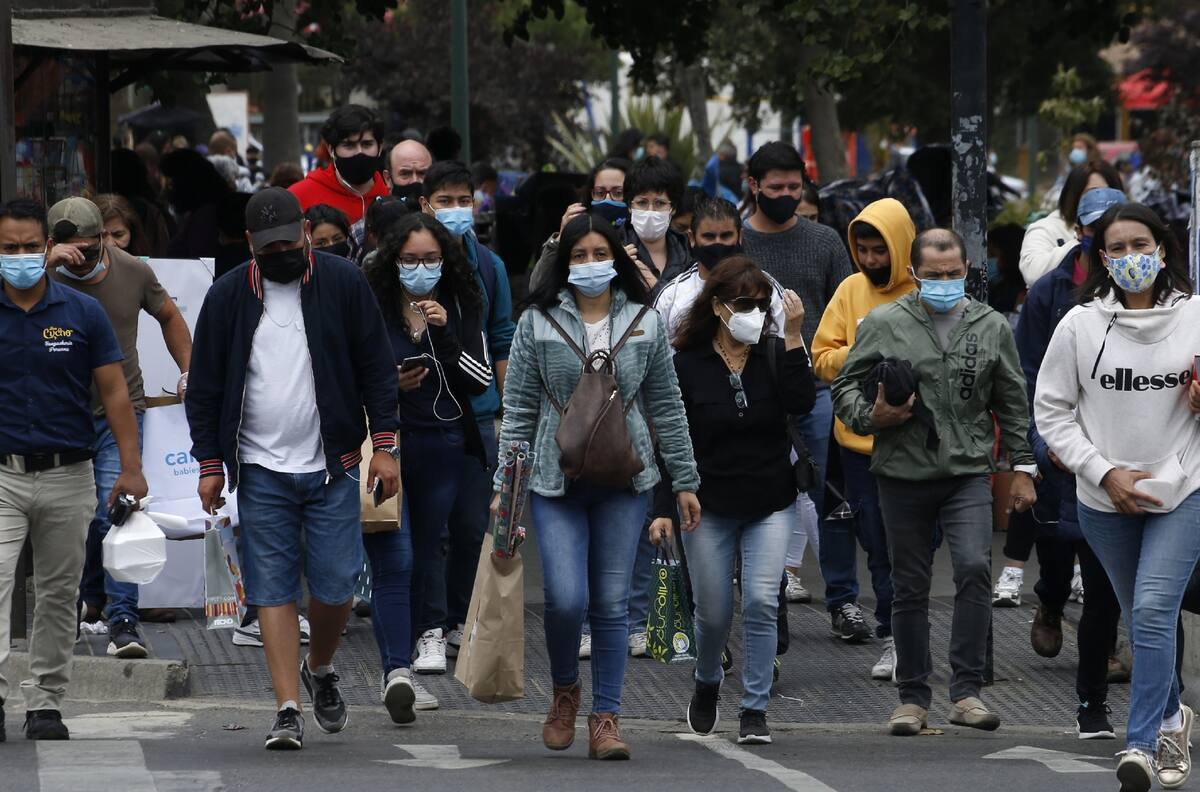 Cámara de Comercio de Santiago presentó 10 propuestas: retrasar el toque de queda es una de ellas