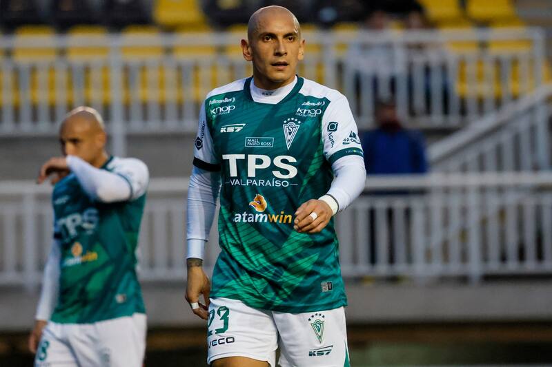 El central pasará de Wanderers a Unión Española. Foto: Agencia ATON