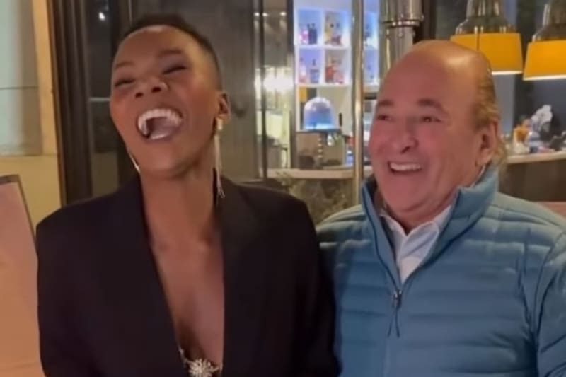 Kelly Montaño junto Tatón Púrpura en el último cumpleaños del empresario.