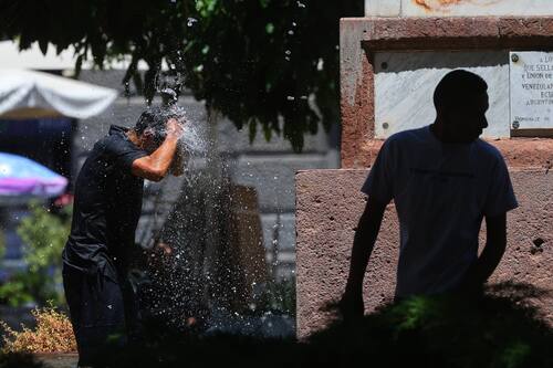 Durante la jornada, en algunas comunas se esperan máximas de más de 37°C. Créditos: Jonnathan Oyarzun/Aton Chile.