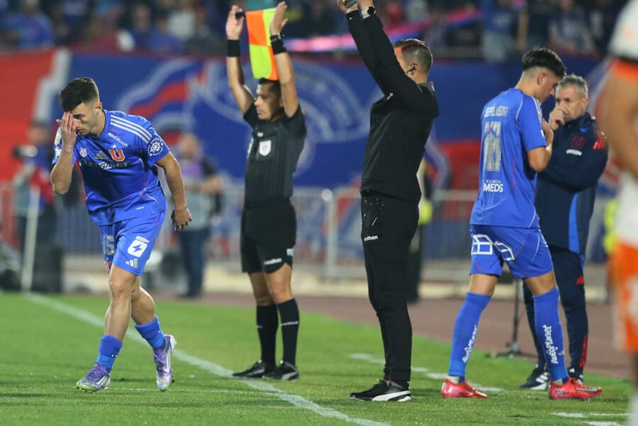 Sale lesionado ante Cobresal y por él entra Felipe Salomoni. Foto: Aton.