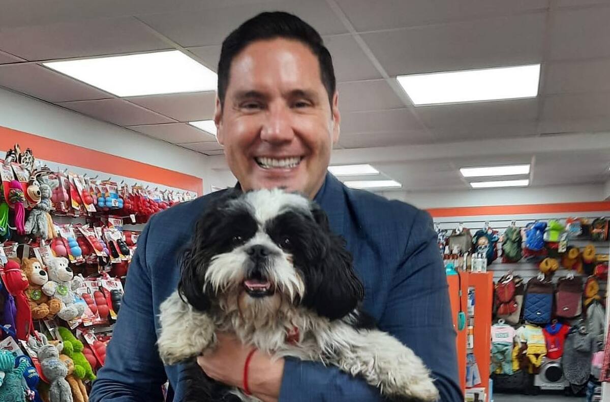 “Upi, deja las patas de tu hermana”: Pancho Saavedra registró tierno momento entre su perrito y su hija