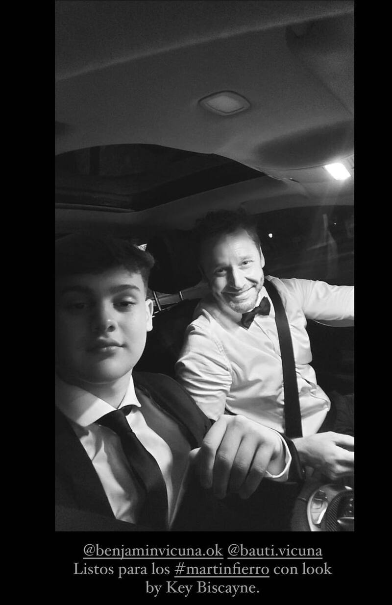Benjamín Vicuña y Bautista Vicuña camino a la ceremonia. Foto: Instagram.