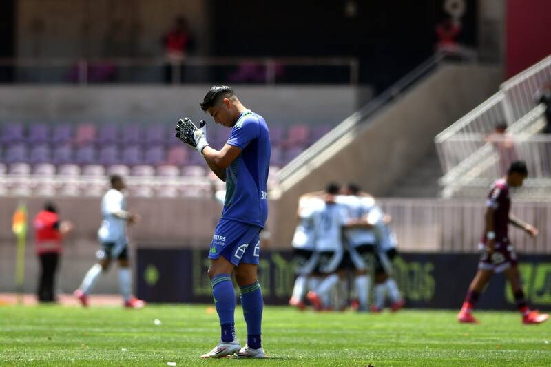 y un complejo pasar.