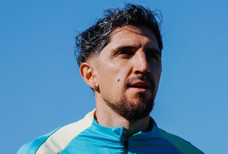 busca salir del América y la prensa azteca lo empieza a relacionar con Colo Colo.