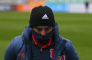 En la U preguntaron por entrenador "bielsista" pero decidieron seguir con Esteban Valencia como DT