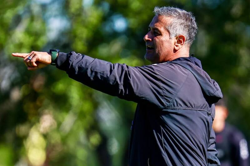 El DT en Chillán. Foto: Ñublense.