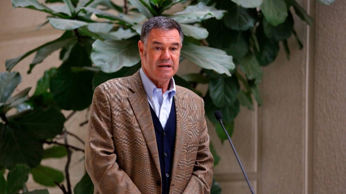 Manuel José Ossandón es internado tras volver a ser diagnosticado con Covid-19