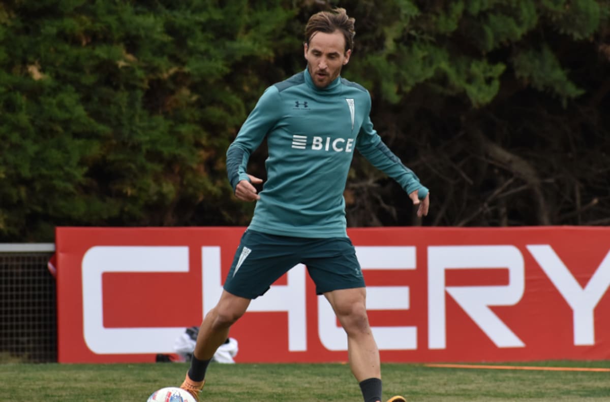 Video: ¡"Chapadios"! Fuenzalida demuestra que el talento está intacto en práctica de la UC