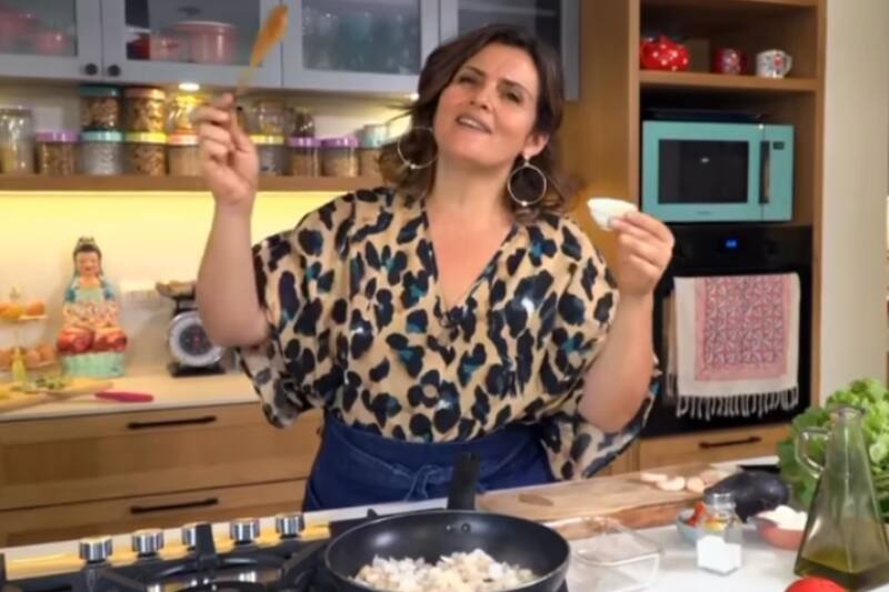 Mostró la particular decoración que mantiene en su hogar.