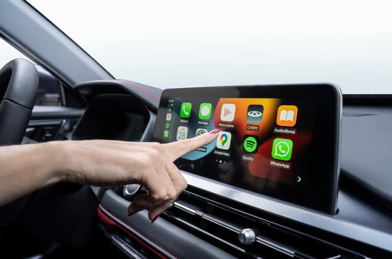 El auto posee una pantalla táctil de 10,25 pulgadas.