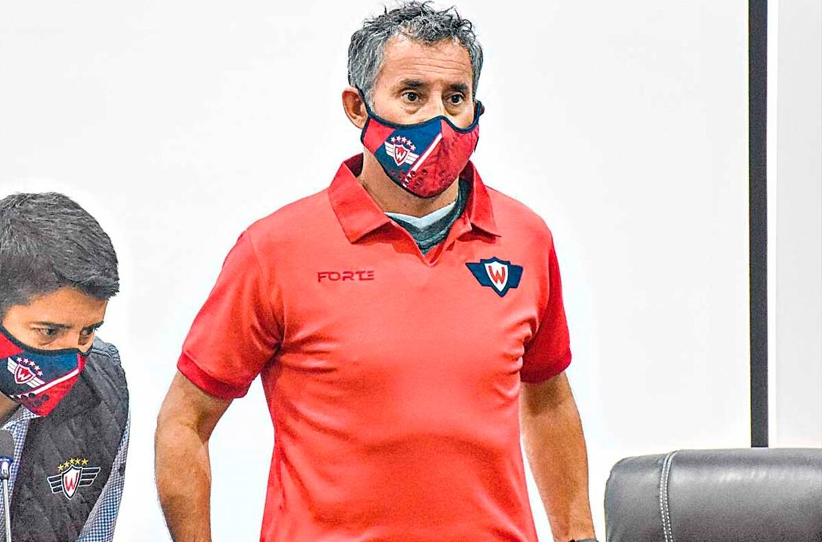 Vicepresidente del Jorge Wilstermann se hartó de Miguel Ponce: "Nos equivocamos con el cuerpo técnico"