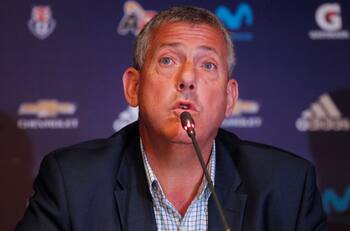 El fantasma de Carlos Heller: la U suma un nuevo aliado en la ANFP