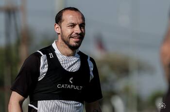 No juega hace 8 meses: Marcelo Díaz vuelve a ser citado en Libertad e hinchas se dividen por su nominación