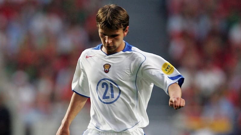 Jugó la Eurocopa 2004.