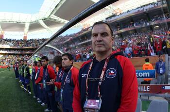 Formado en la UC y "regalón" de Marcelo Bielsa confesó que irá por el Apruebo en el Plebiscito de Salida