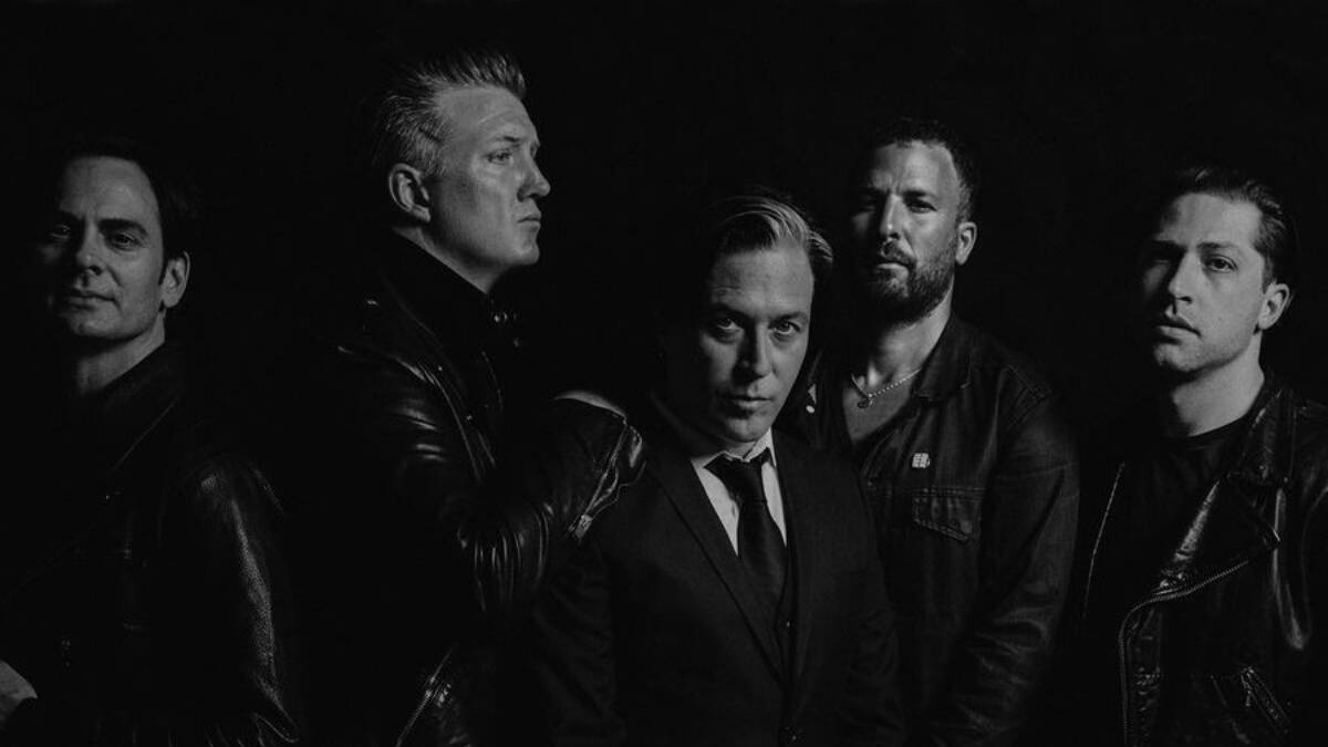 Líder de Queens of the Stone Age no podrá ver a su hija mayor tras orden de alejamiento y denuncias de maltrato