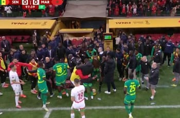 VIDEO | Escándalo en la Copa Africana: Senegal abandonó la cancha por supuesto robo y Brahim Díaz erró el gol del título
