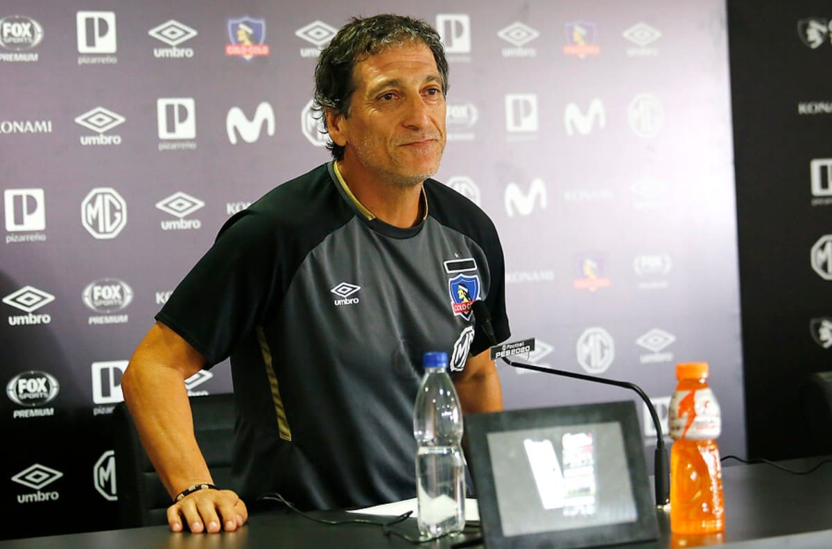 El momento en que Mario Salas casi abandona su conferencia de prensa