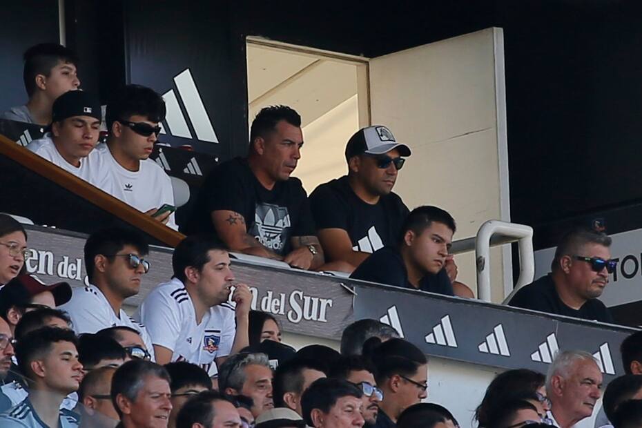 Esteban Paredes de hincha a goleador del "Cacique".
Foto: Agencia Aton