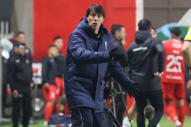 , entrenador de Universidad Católica. Foto: Agencia Aton.