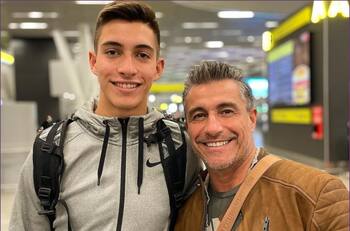 “Soy la mascota”: Fernando Solabarrieta recibió especial regalo del equipo de fútbol de su hijo Iñaki en Estados Unidos
