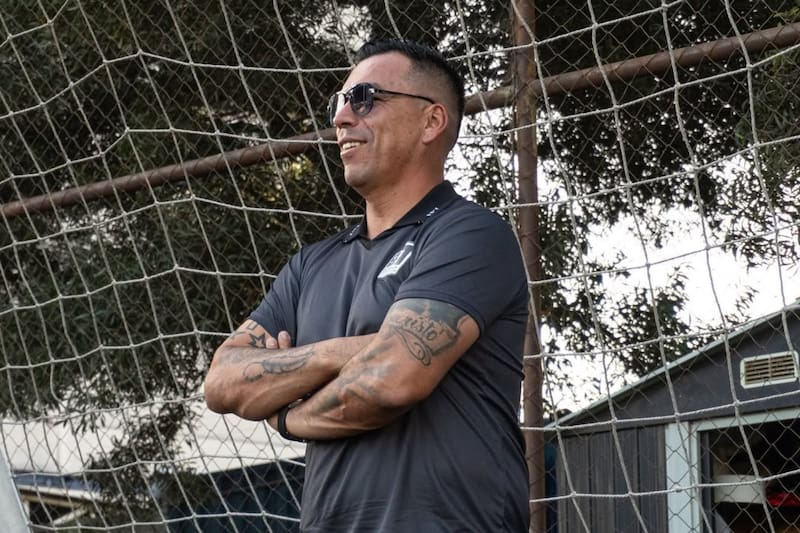 El exfutbolista ya conformó su cuerpo técnico en Santiago Morning. Foto: Instagram Esteban Paredes.